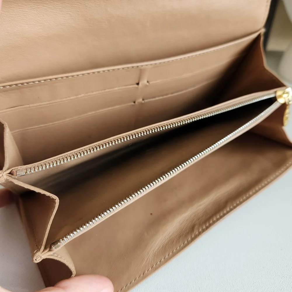 Louis Vuitton Tan Wallet- need one with the wristlet so used 1x 🙌includes LV bag - Picture 5 of 14